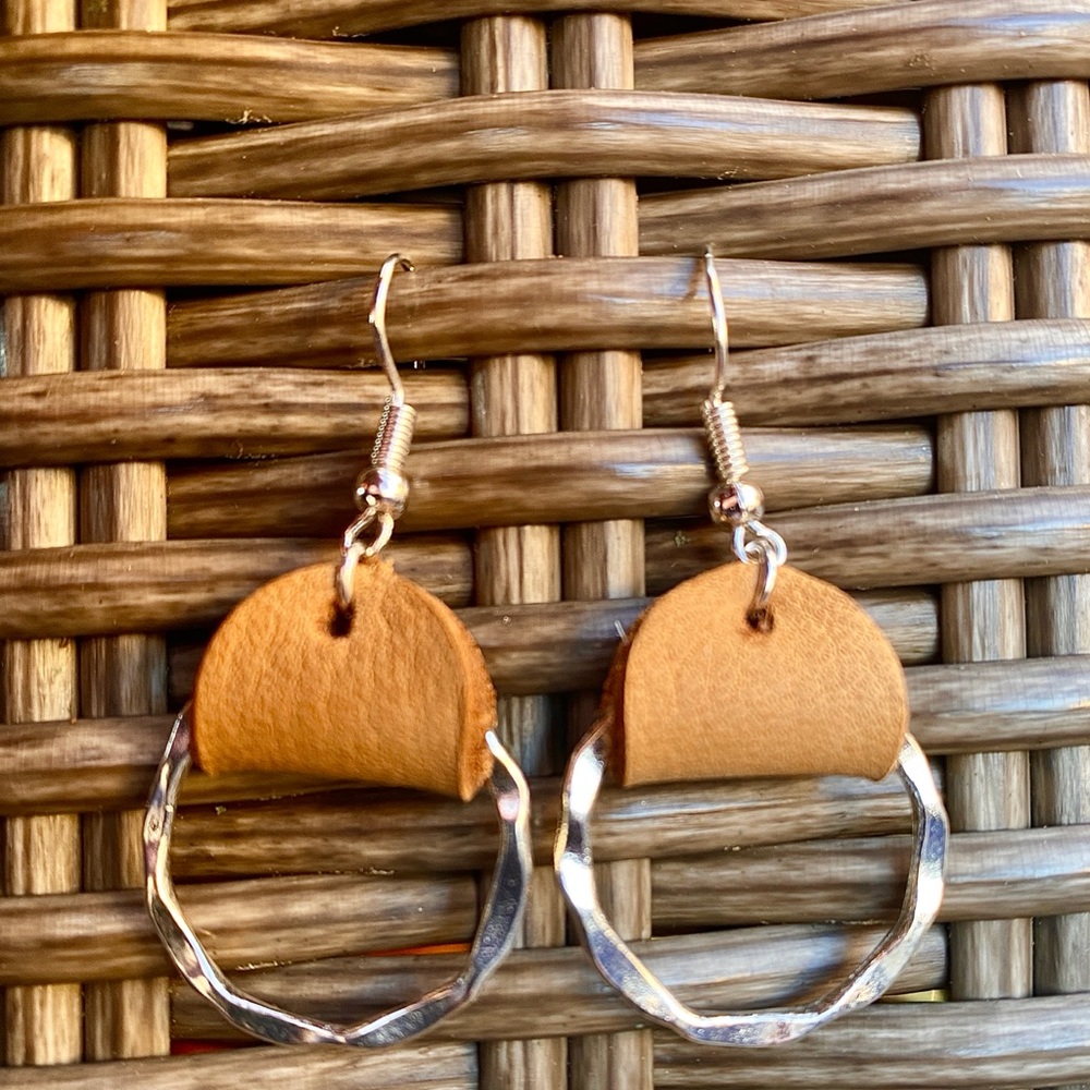Leather and hoop earrings, handmade genuine leather earrings, classic vintage - Picture 2 of 5